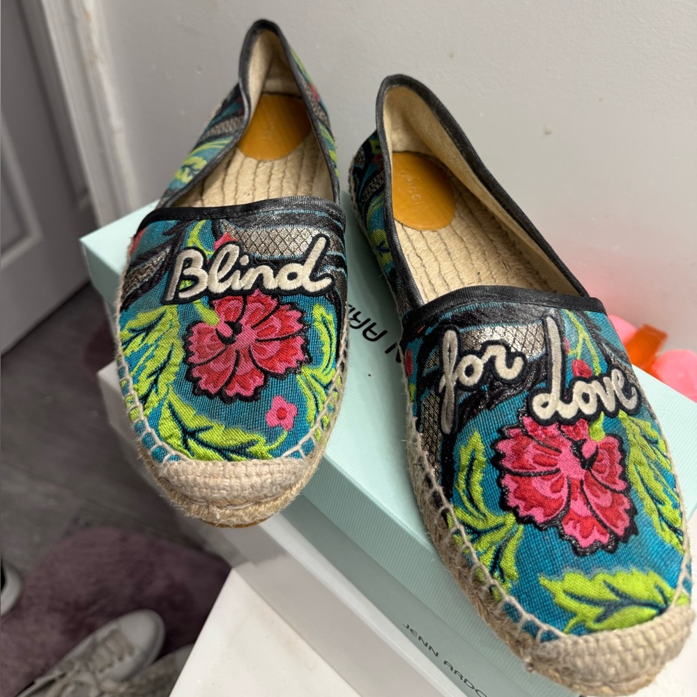 Gucci Floral Embroidered Espadrilles - Multicolor
